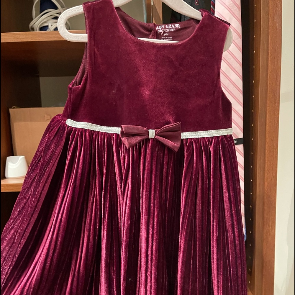Babygirl Adorable Plum Velvet Christmas dress with bow size 24 M